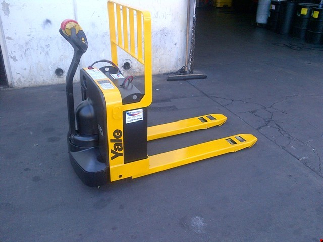 Used Yale Electric Walkie Pallet Truck