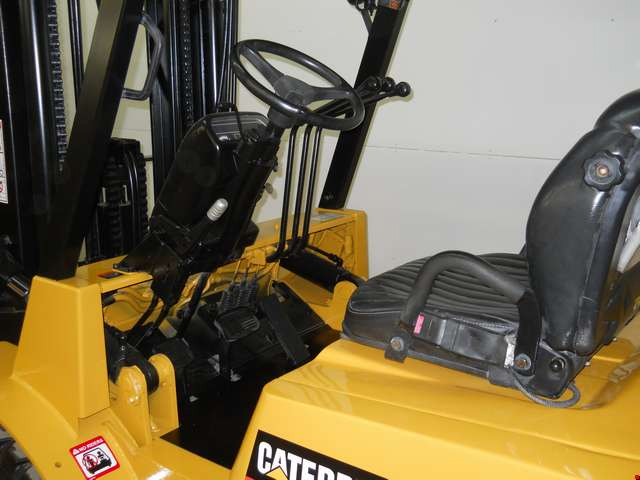 Used Cat Pneumatic Tire Forklift